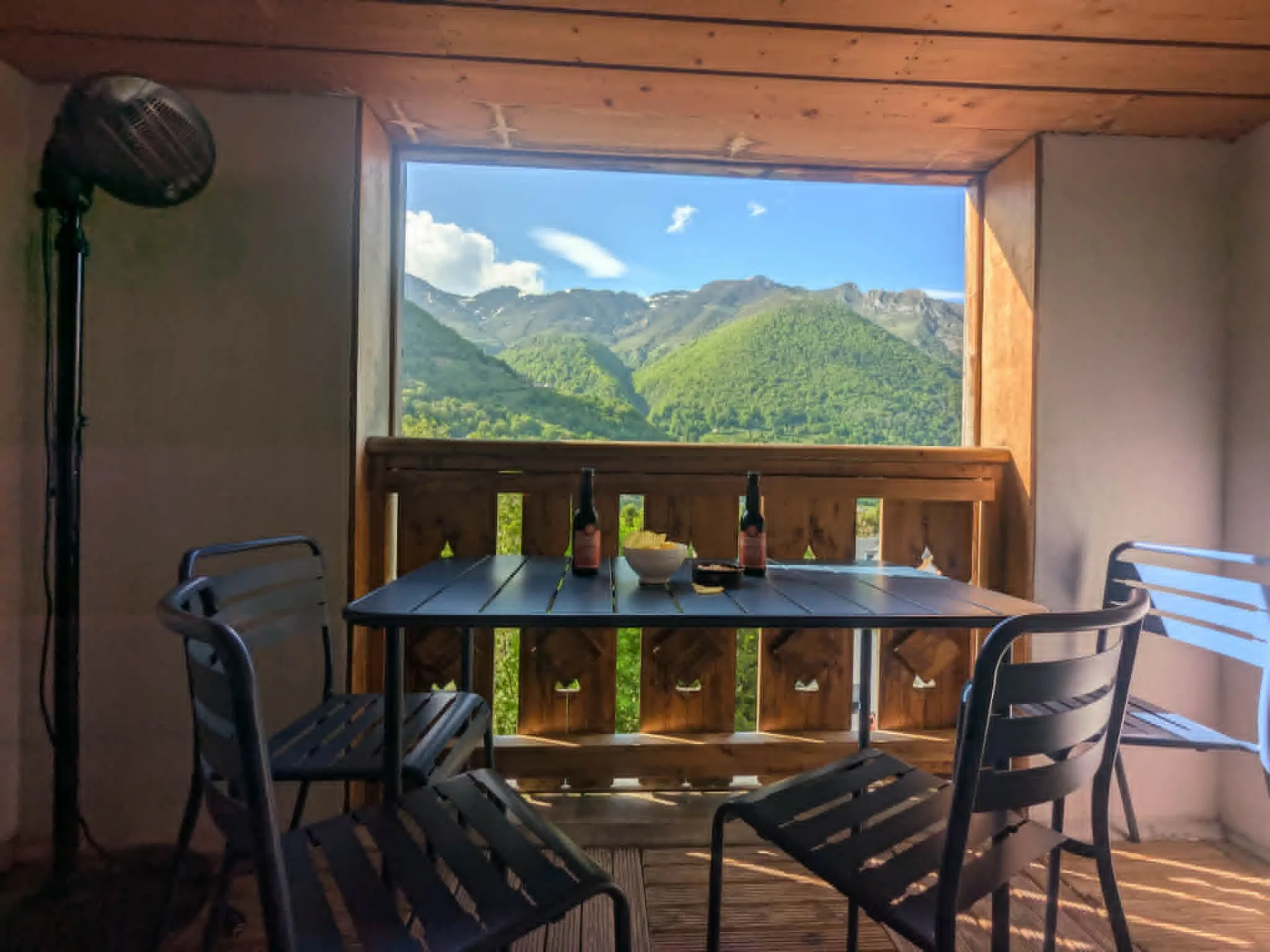 Studio Cauterets Mountain Nest — chambre avec lit double 140×190